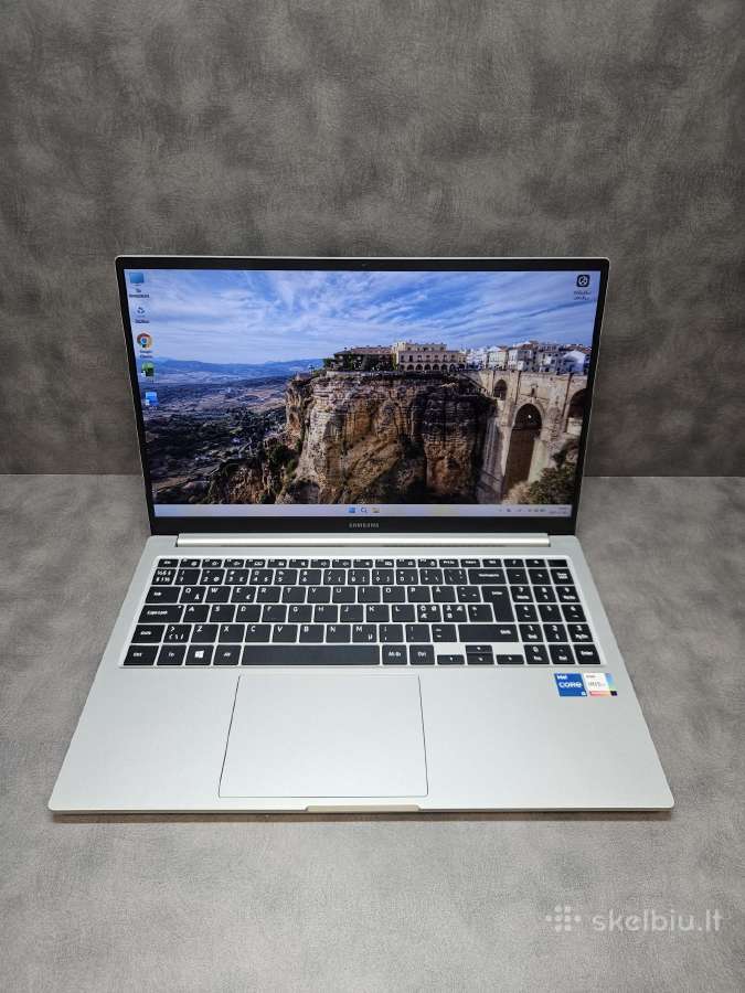 Samsung/15.6" Fhd/i5-1135g7/8ram/256ssd