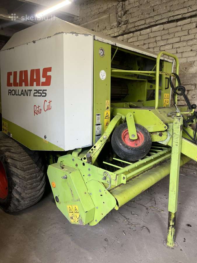 Claas Rollant 255
