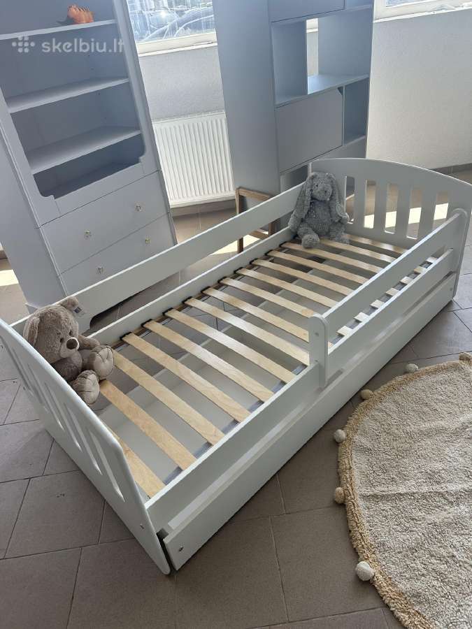 Parduodama Nauja baltos spalvos lova 80x160 cm