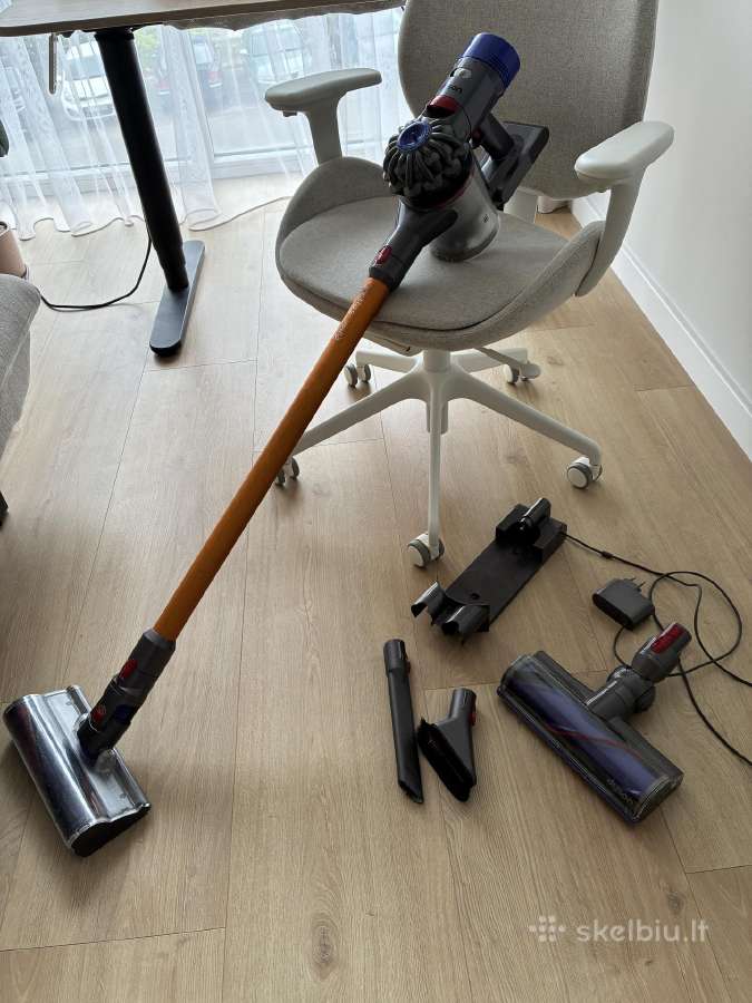 Dyson v8 absolute