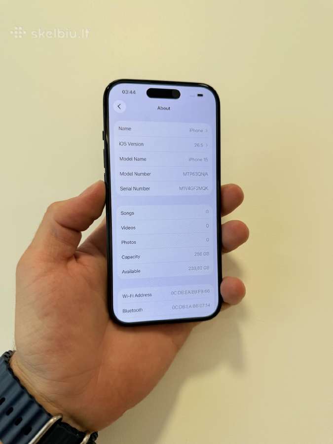 iPhone 15 256