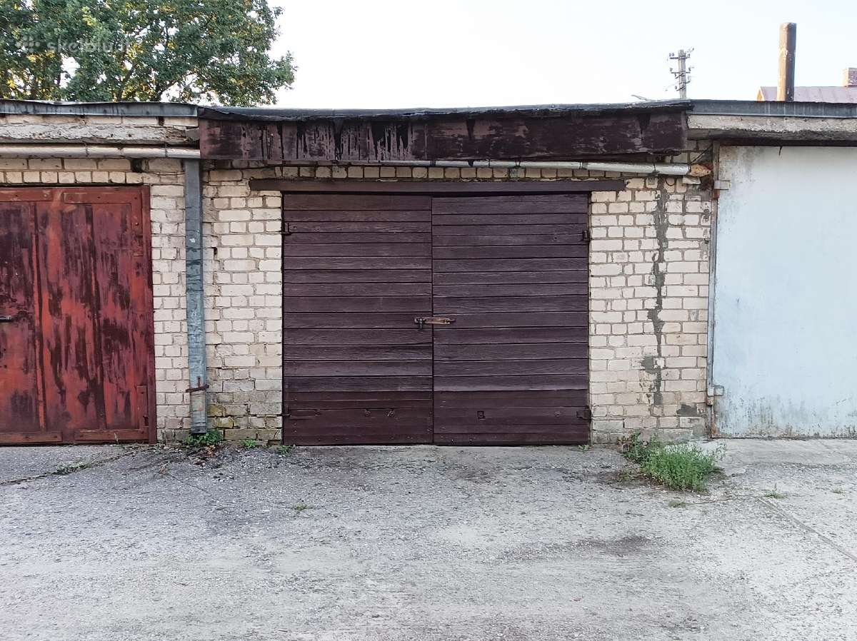 Didelis, tvarkingas garažas K. Baršausko g.
