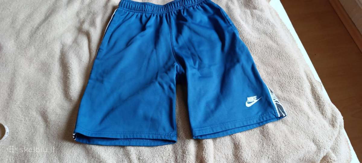Nike šortai S dydžio