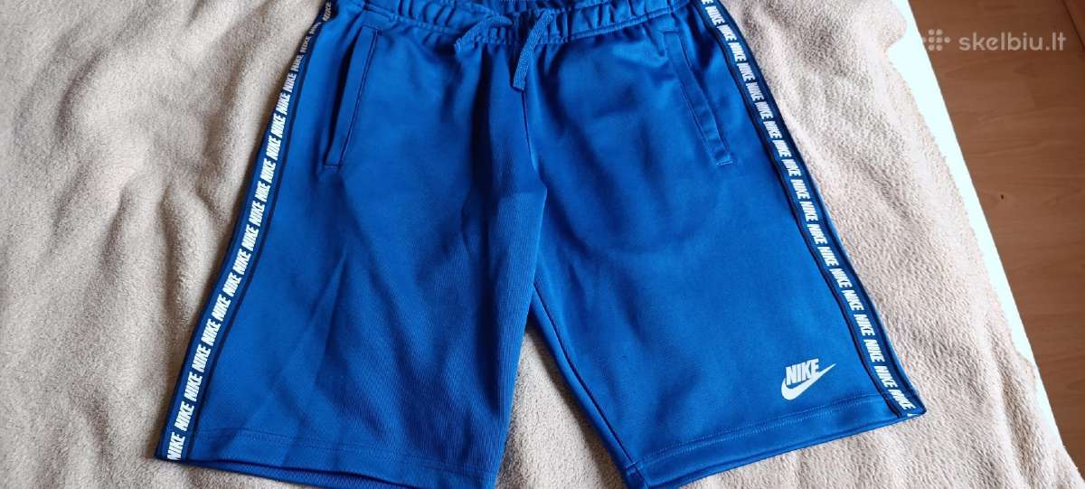 Nike šortai S dydžio