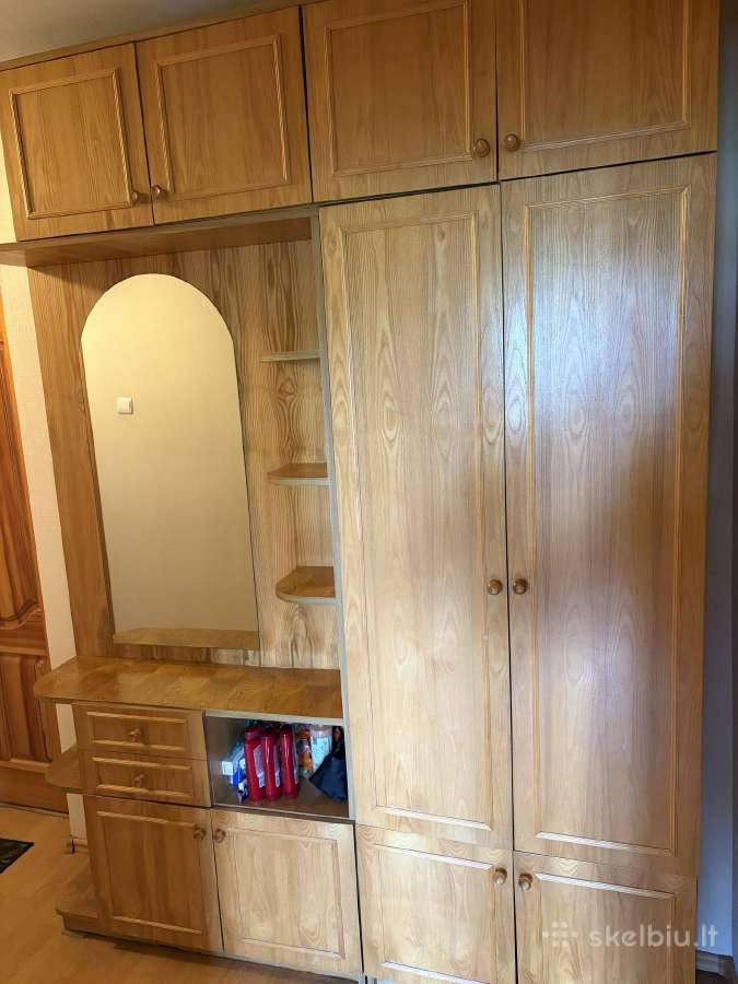 Parduodama prieškambario spinta