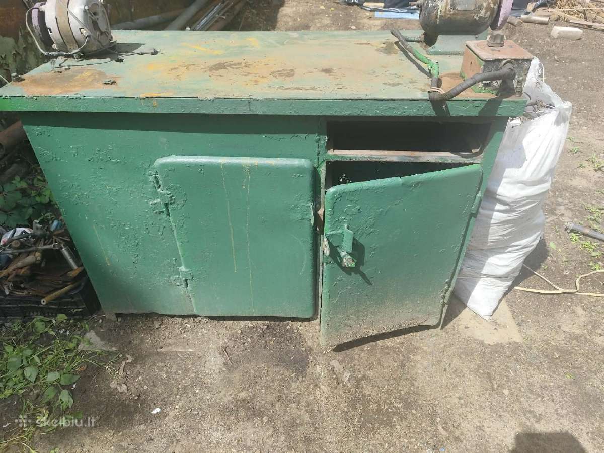 Darbastalis su dviem šmirgeliais