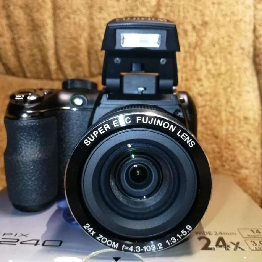 Fujifilm Finepix S4240 (neveikia)