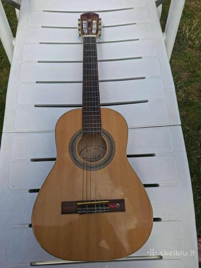 Parduodama klasikinė gitara Jos Ribera Hg812