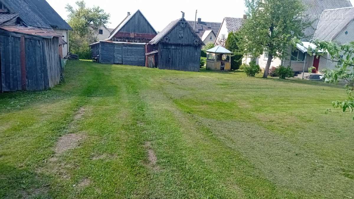 Parduodamas mūrinis gyvenamas namas