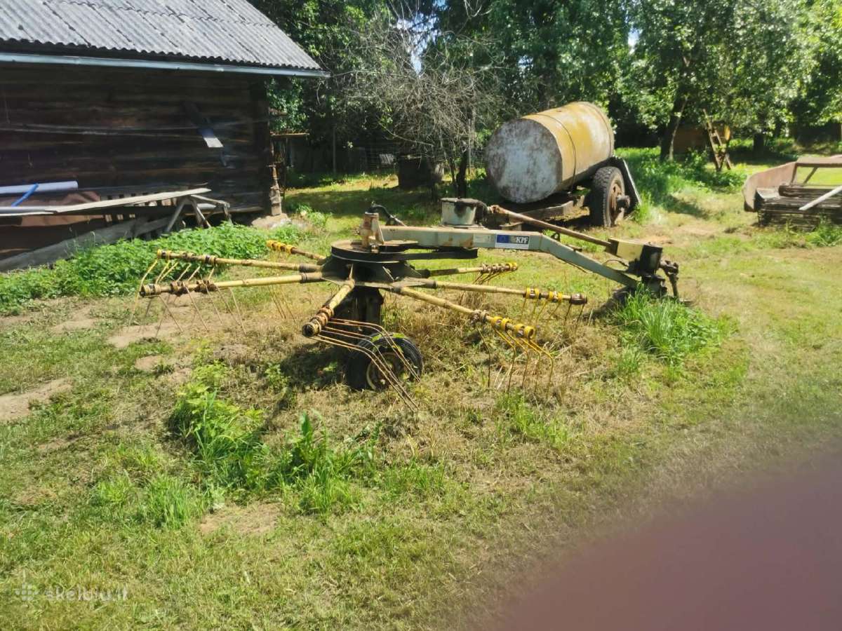 Šieno grėblys vartytuvas Dobilas 3