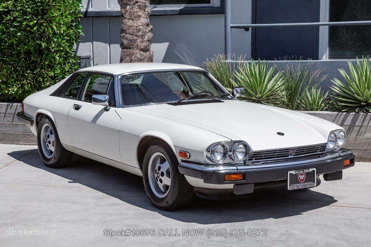 Jaguar xjr kapotas.