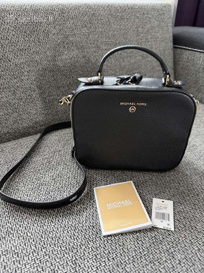 Michael Kors rankinė per petį