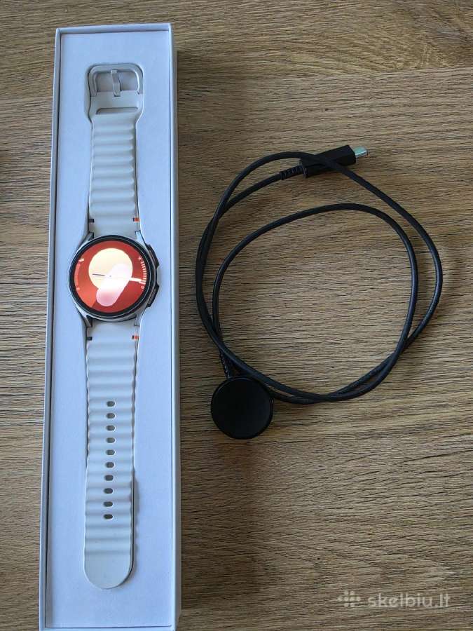 Parduodu naudota Samsung Galaxy Watch7 laikrodį.