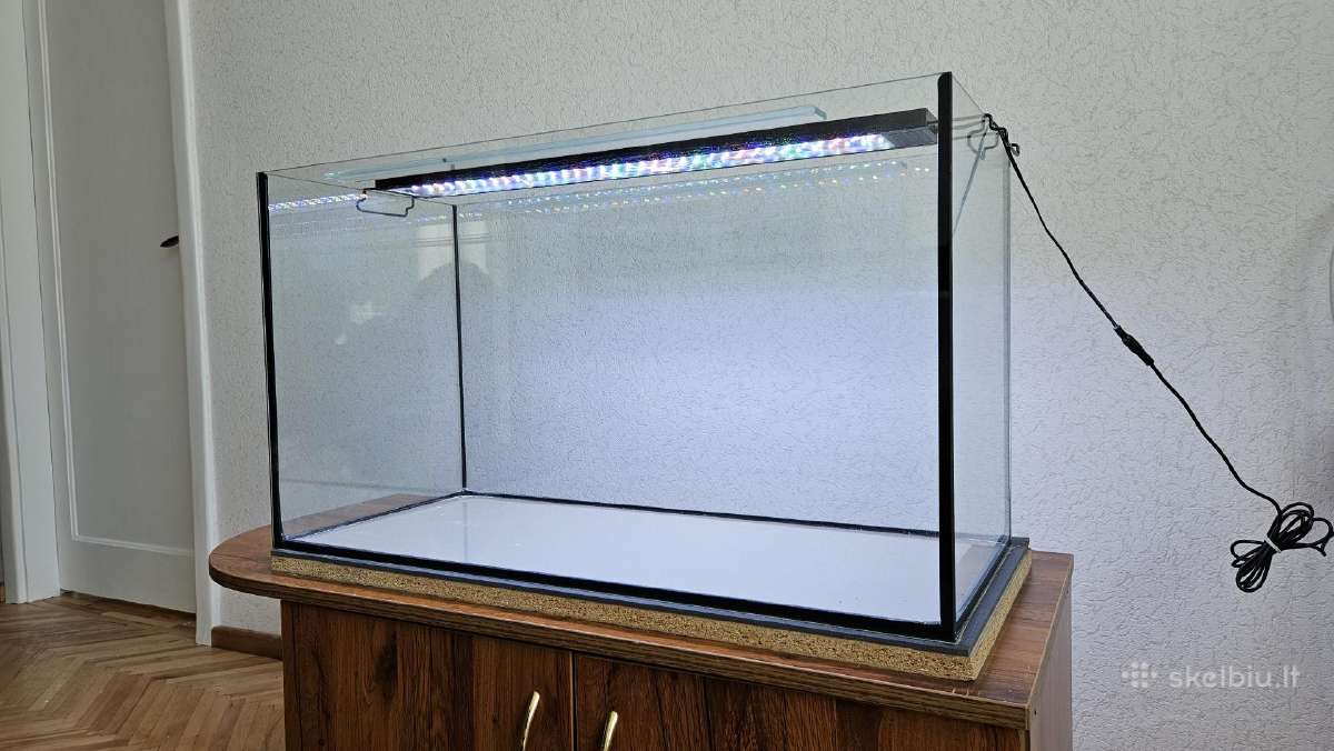 Parduodu nenaudotą akvariumą su lempa ir šildytuvu
