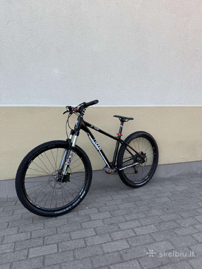 Radon Zr Team 27.5 M XT komplektacija