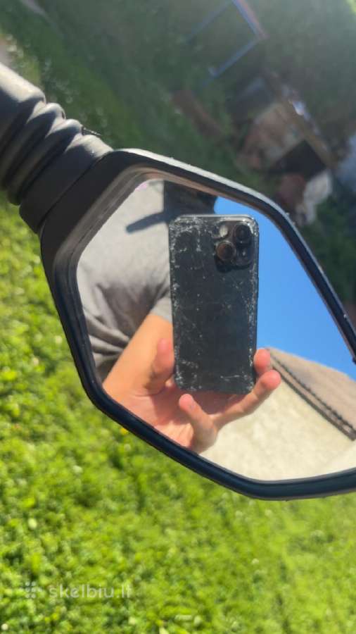 iPhone 15