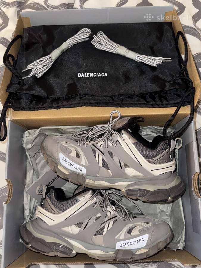 Balenciaga track