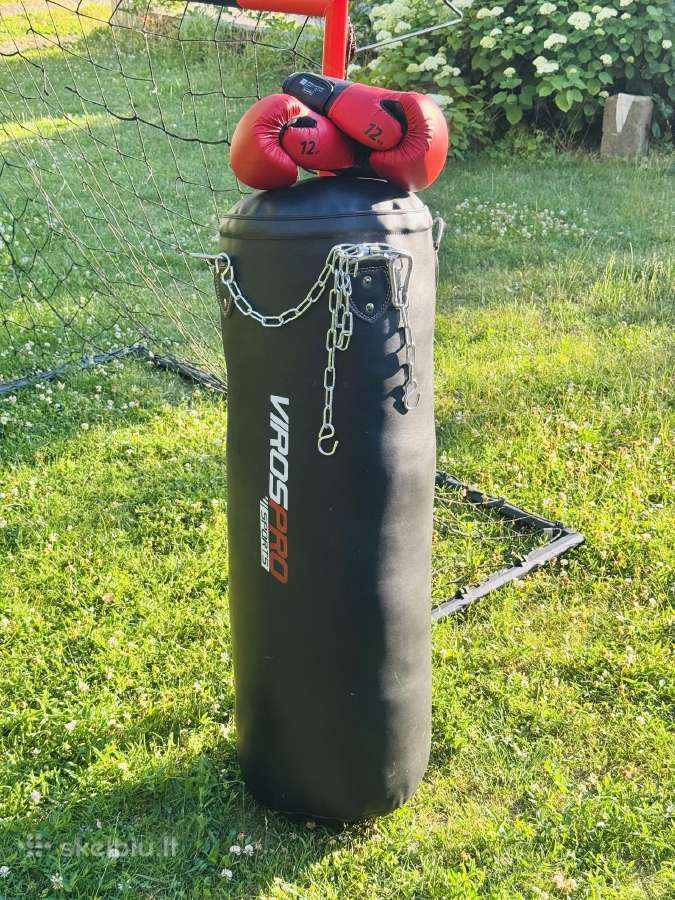 Bokso kriaušė ir pirštinės