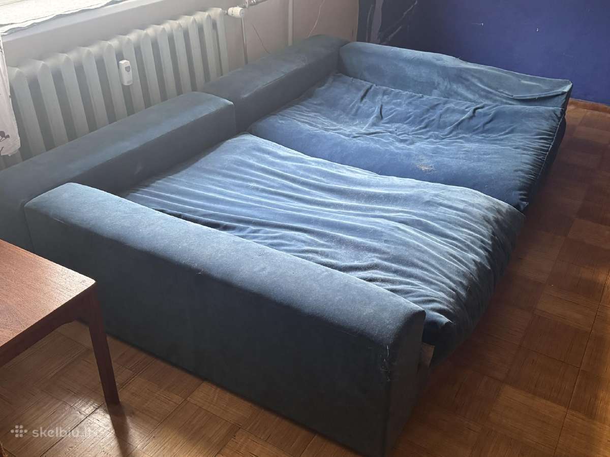 Nemokamai atiduodami du minkštieji kampai