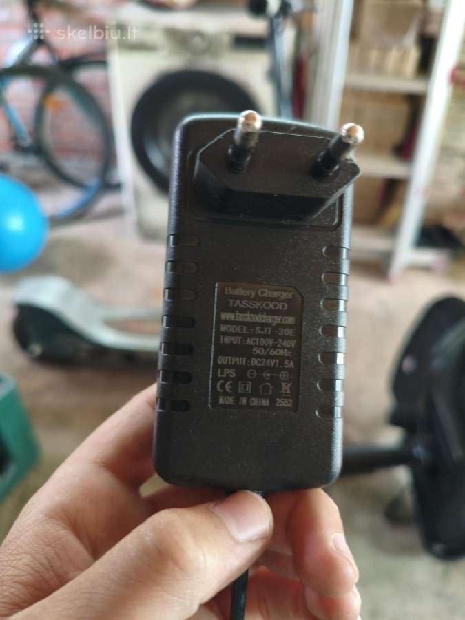Elektrinis paspirtukas Razor E300