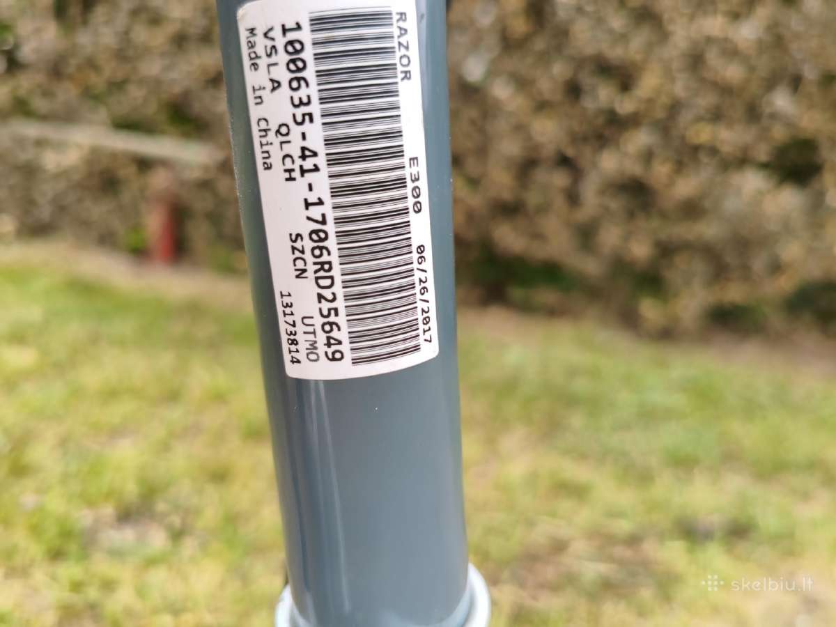 Elektrinis paspirtukas Razor E300 - nuotraukos Nr. 2
