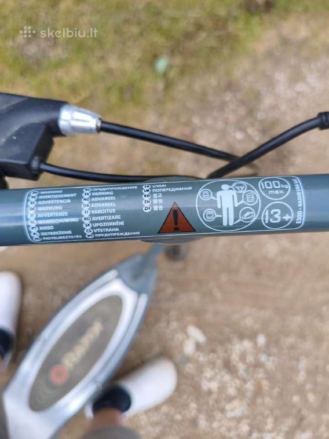 Elektrinis paspirtukas Razor E300 - nuotraukos Nr. 4