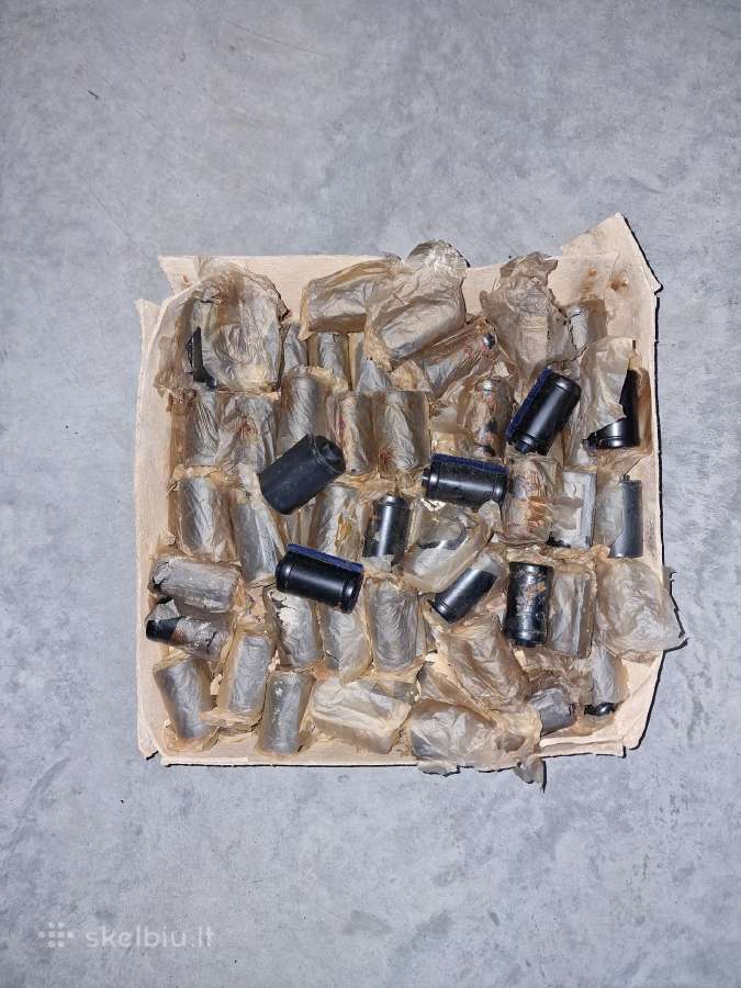 Daugkartinio naudojimo 35 mm fotojuostos kasetė