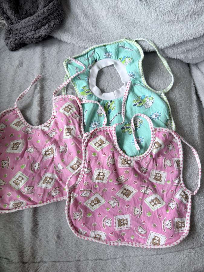Seilinukai / bibs / слюнявчики