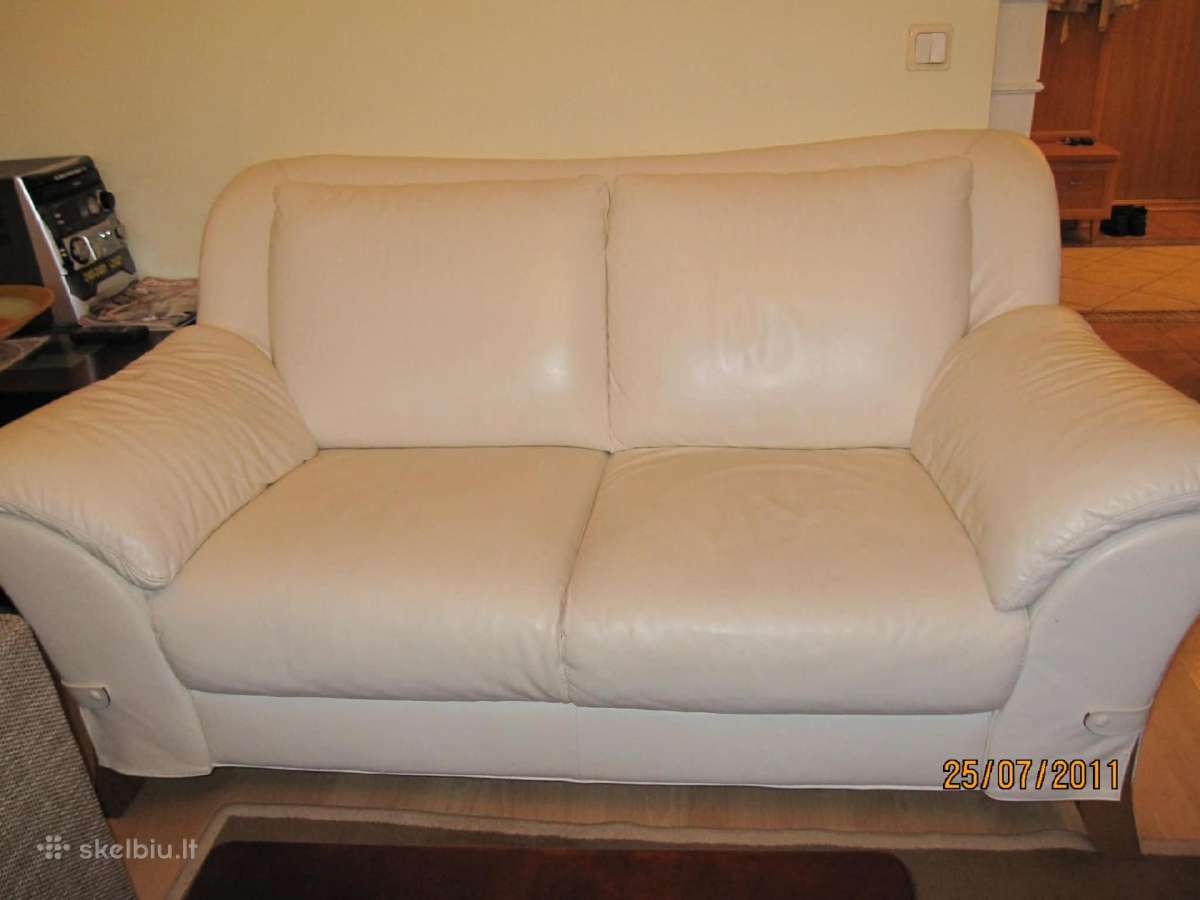 Parduodama itališka sofa su foteliu.