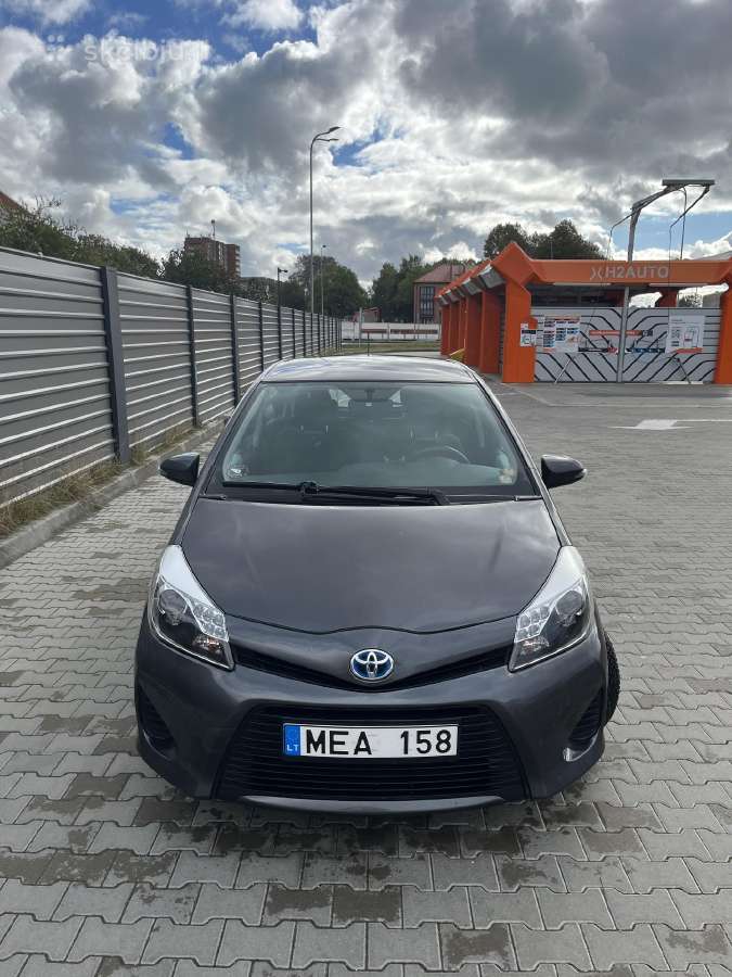 Toyota Yaris 2013m. Hybridas