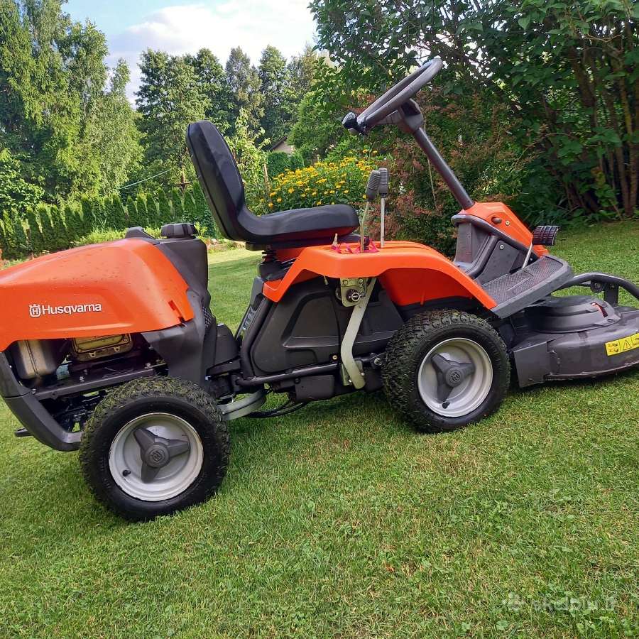 Traktorukas žolepjovė Husqvarna