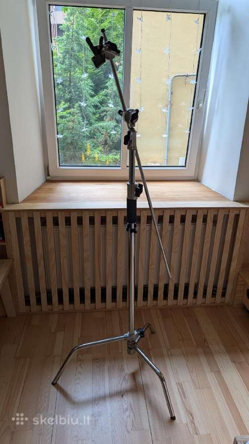 C-stand stovas.