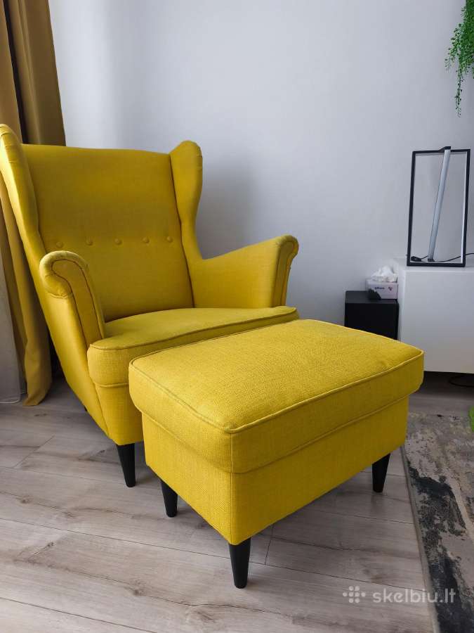 Ikea Strandmon geltonas fotelis su pufu