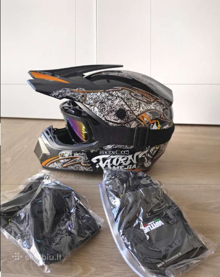 Pilno veido BMX, paspirtukų šalmas m 57-58cm