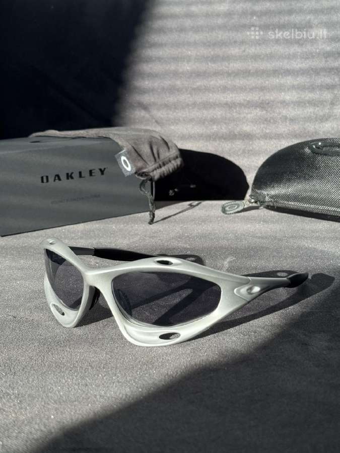 Oakley racing
