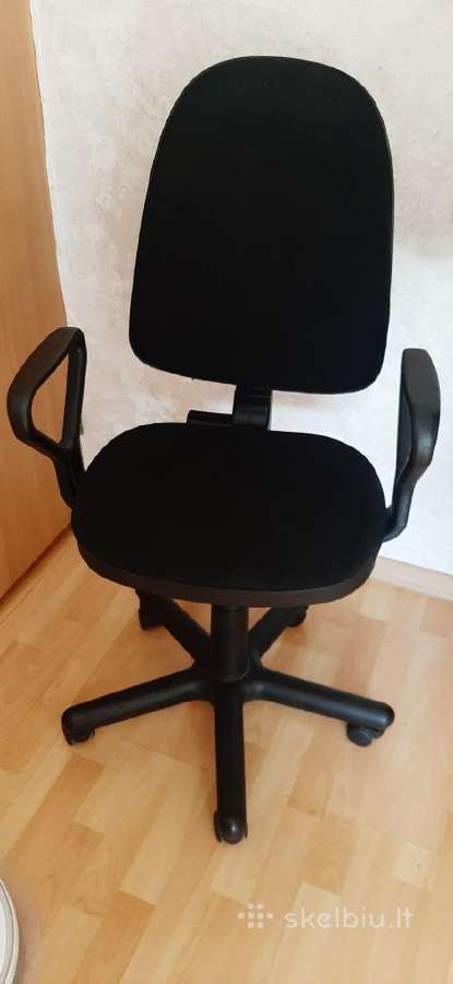 Parduodama kompiuterinė kėdė