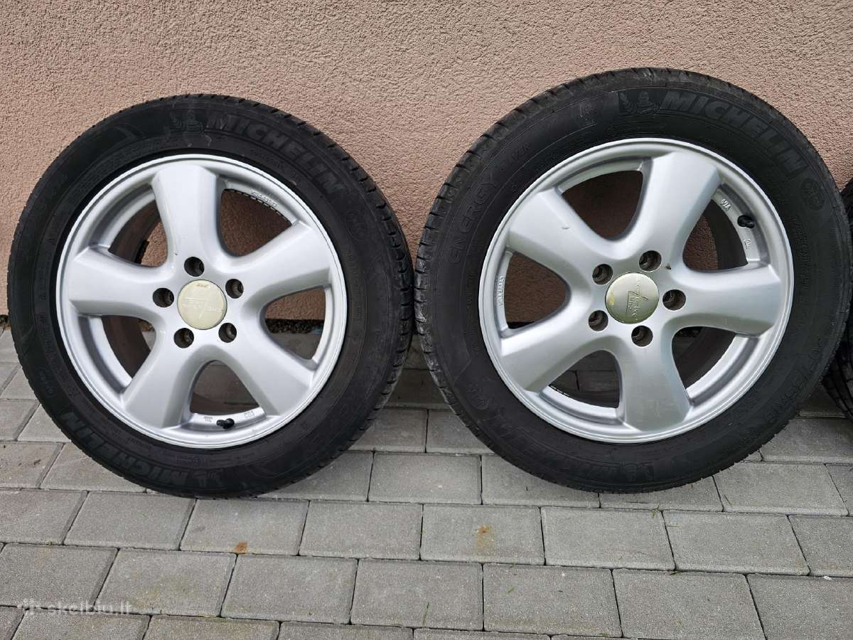 R16 ratlaniai su padangomis