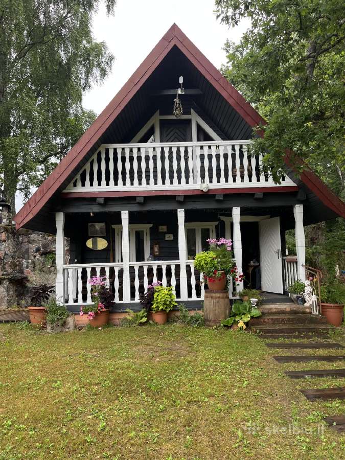 Parduodama renovuota sodyba