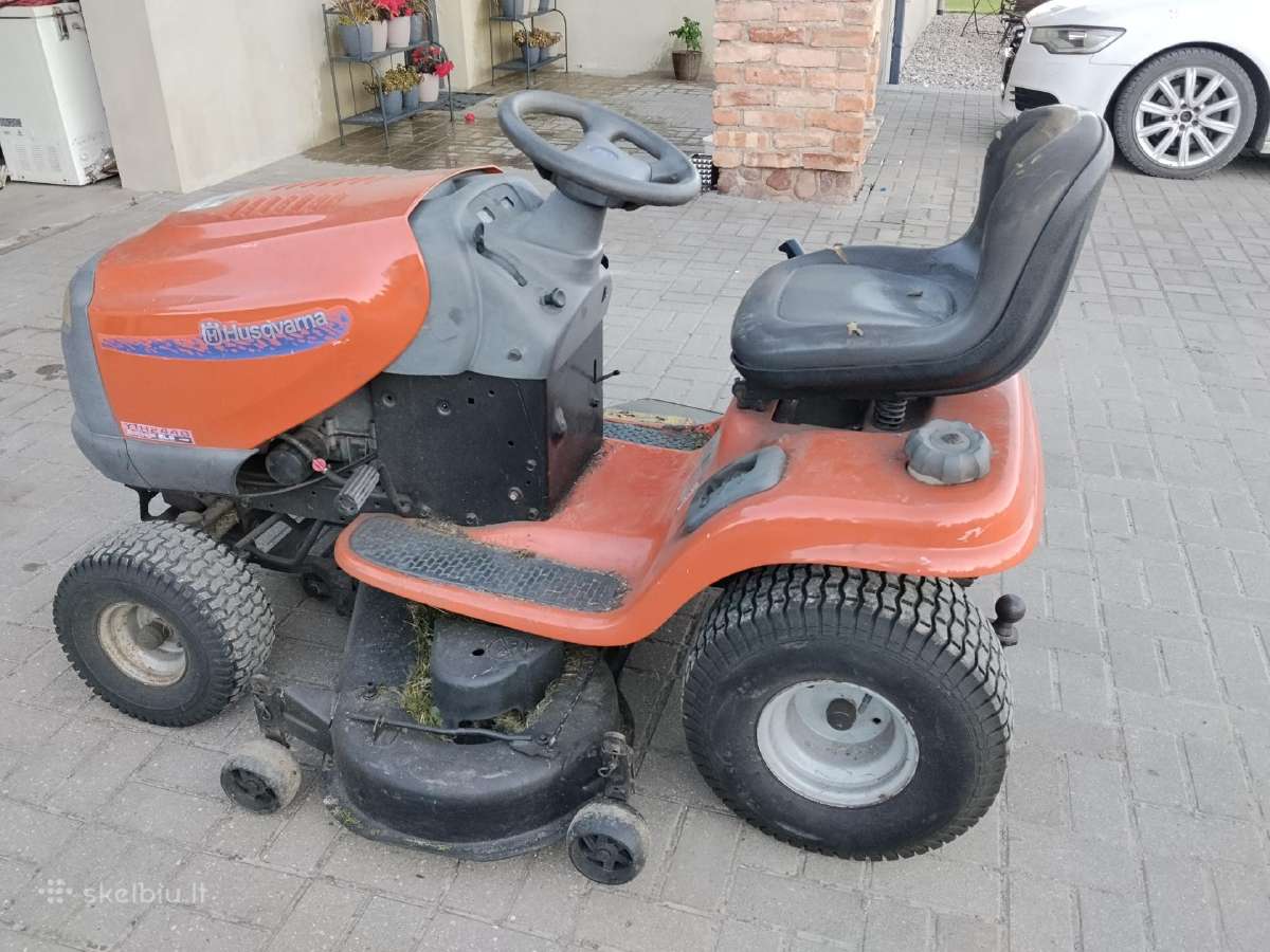 Žoliapjovė traktoriukas
