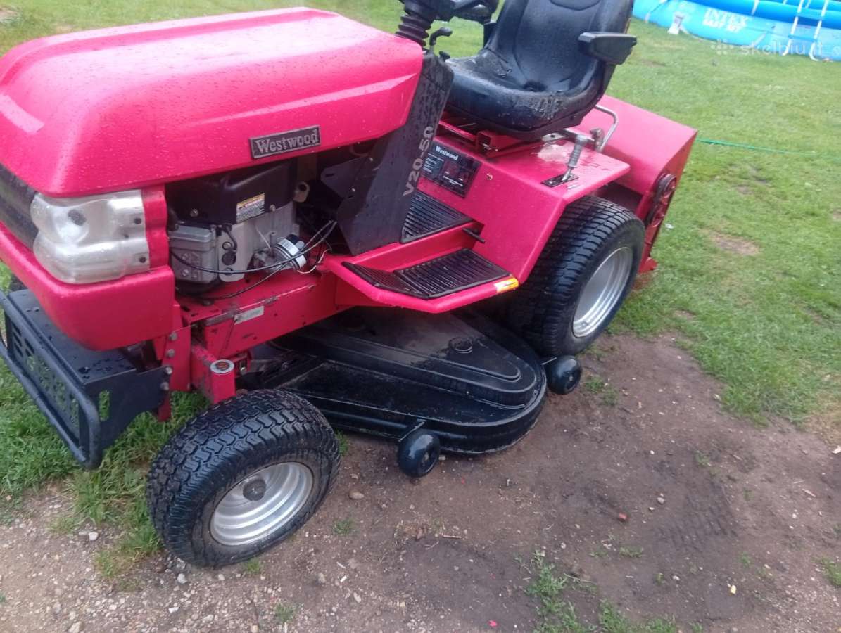 Sodo traktoriukas vestwod V20-50