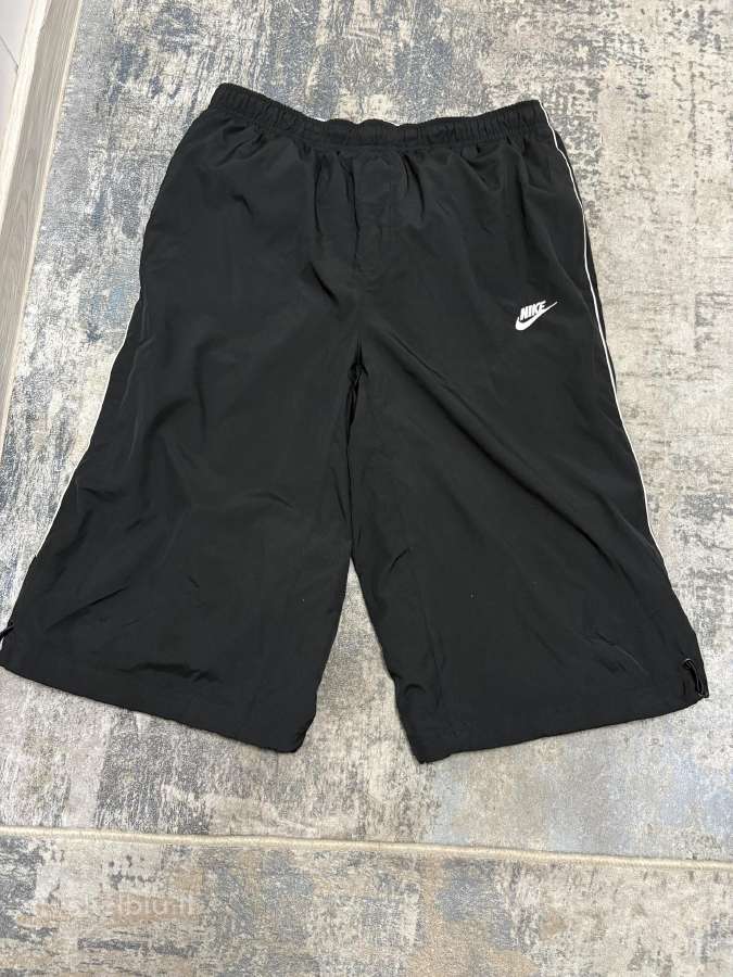 Juodi ilgi Nike šortai / kapriai (Xldydis )