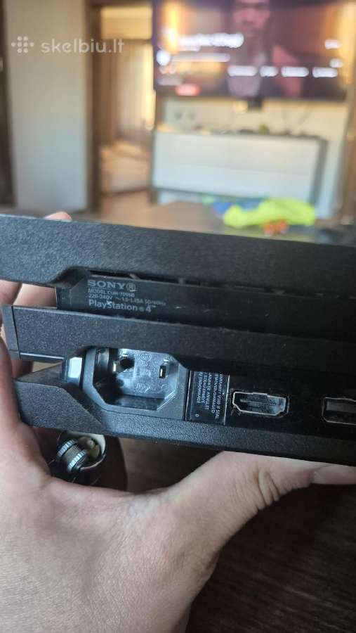 Playstation 4 pro su 2 pulteliais - nuotraukos Nr. 3