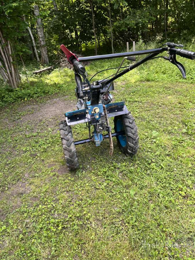 Parduodamas motoblokas su priedais - nuotraukos Nr. 2