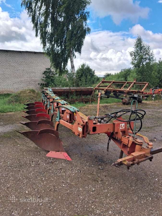 Kverneland 6 korpusu plūgas