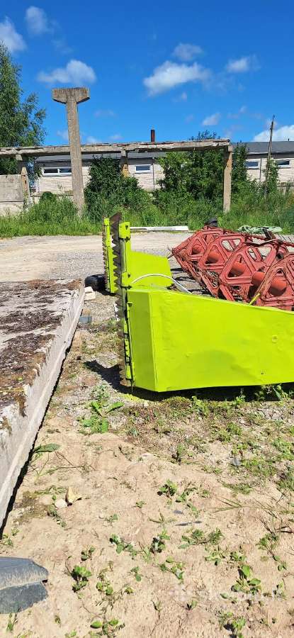 Claas Rapso stalas 4 m. Vežimėlis
