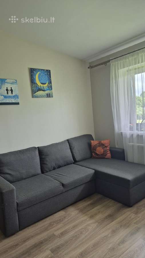 Parduodama naudota kampinė sofa-lova su patalynės