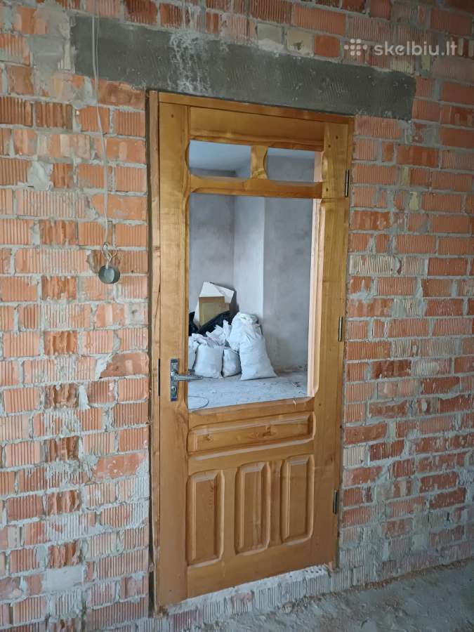 Parduodamos masyvo durys