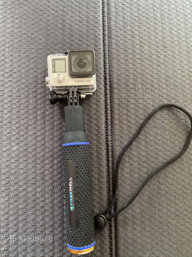 Veiksmo kamera Gopro Hero 4 su lazda/powebanku