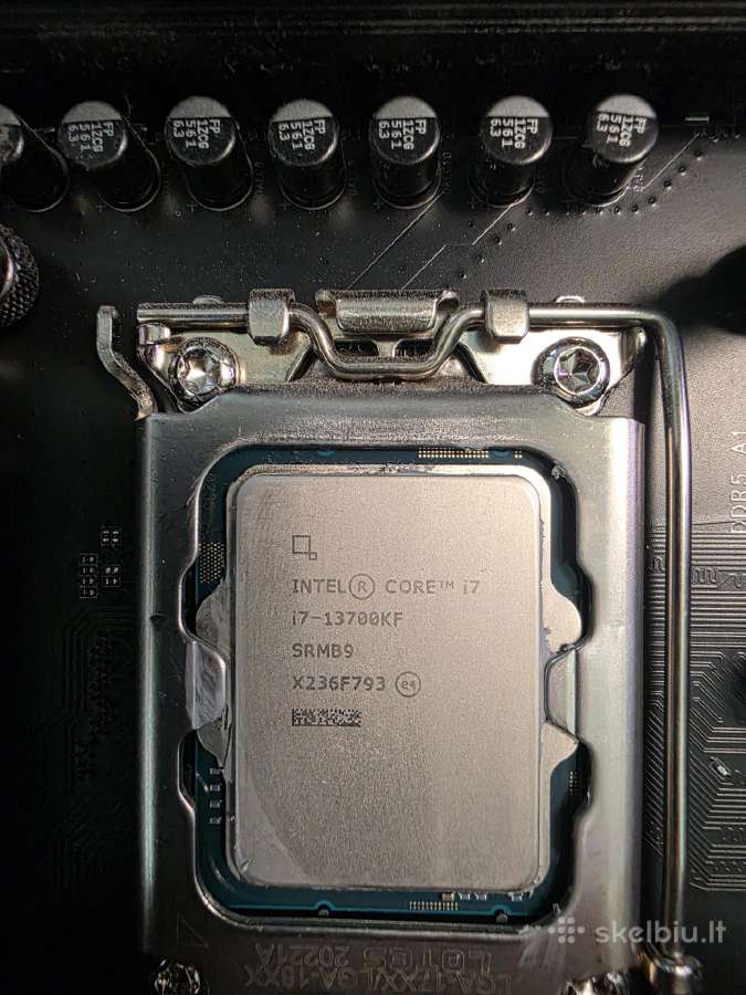 Intel i7-13700kf