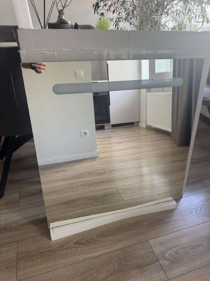 Smart Veidrodis 80x80 su apsvietimu